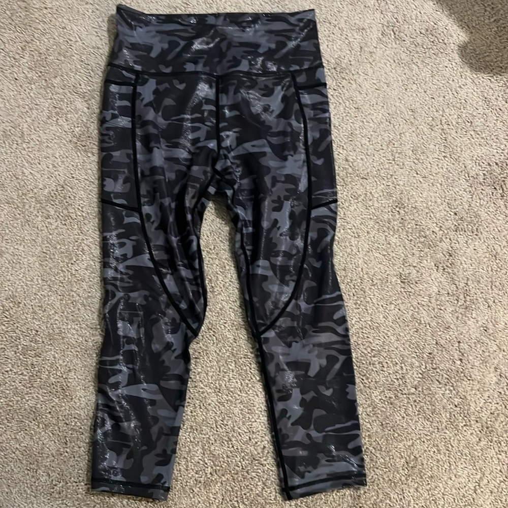 Zyia active capri leggings size 6-8